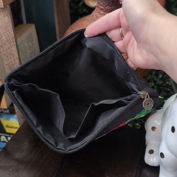 Black Embroidered Floral Geometric Wallet - Picture 3 of 7